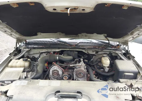 2005 Chevrolet Silverado 1500 Work Truck from USA, damaged, VIN 1GCEK14X25Z181358